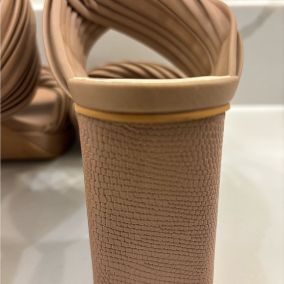 Dolce Vita Women's Brown Strappy Sandals - Picture 6 of 8